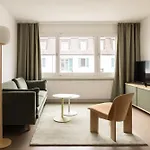 Ema House Serviced Aussersihl شقة *